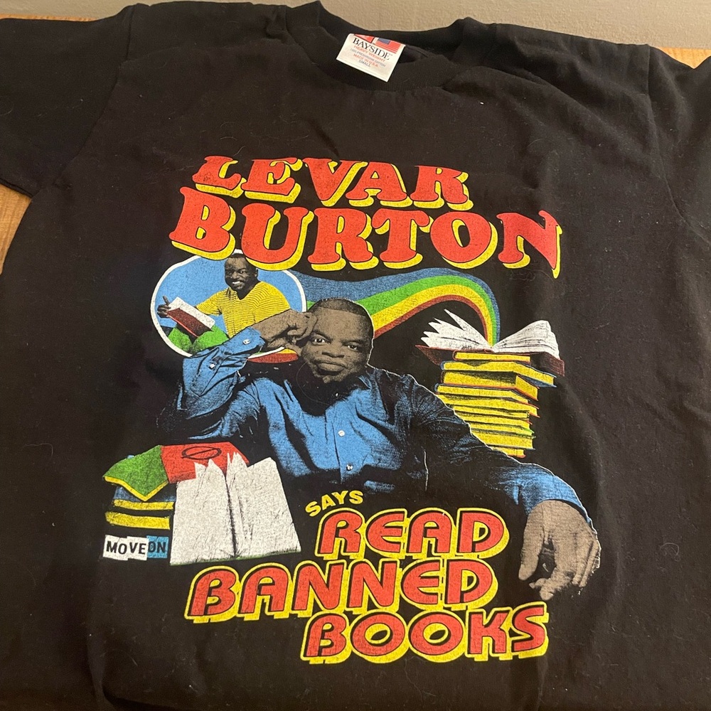 Levar Burton “read banned books” tshirt